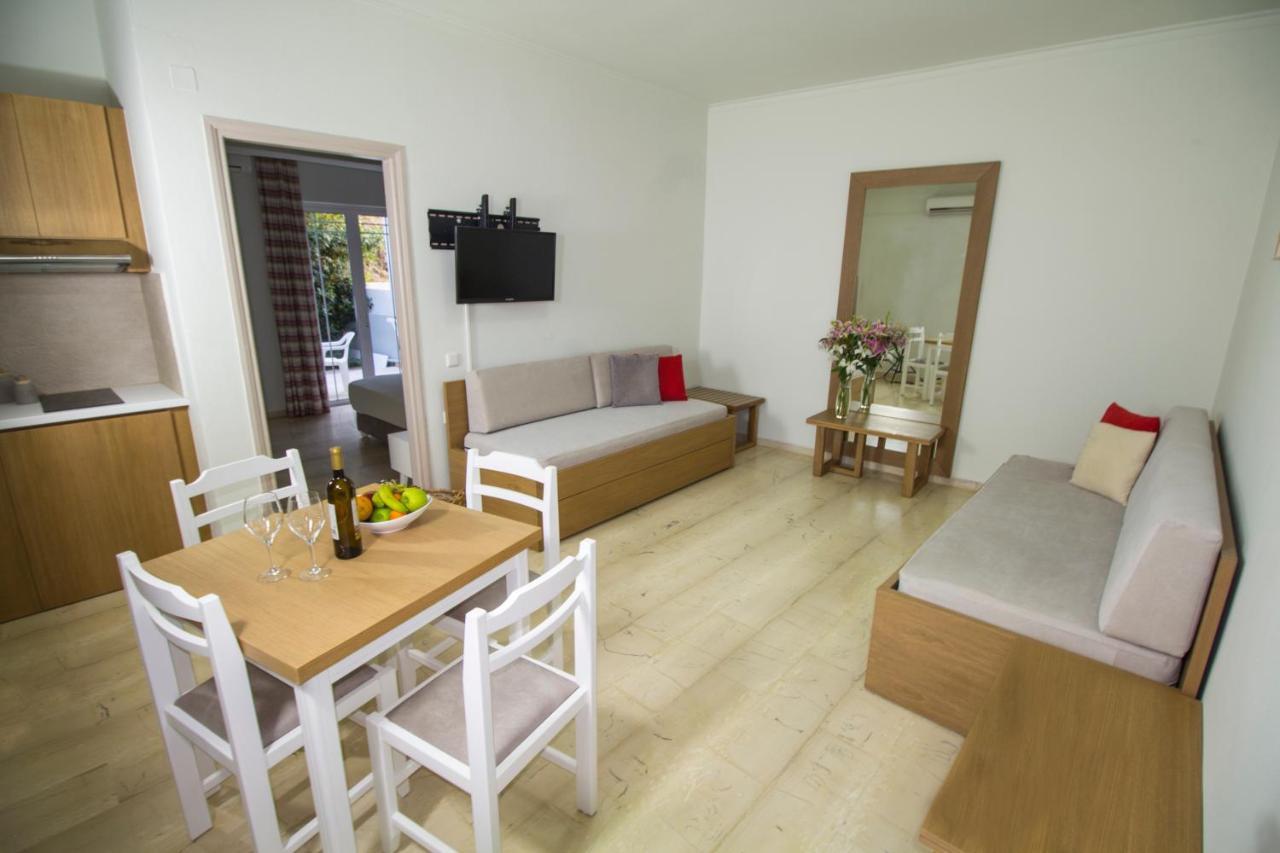 Elia Stalos Apartments Eksteriør bilde